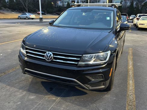 Used 2019 Volkswagen Tiguan SEL image 2
