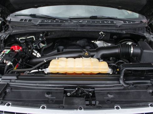 Used 2018 Ford F150 XLT RWD image 11