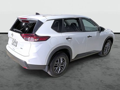 Used 2024 Nissan Rogue S AWD/4WD image 4