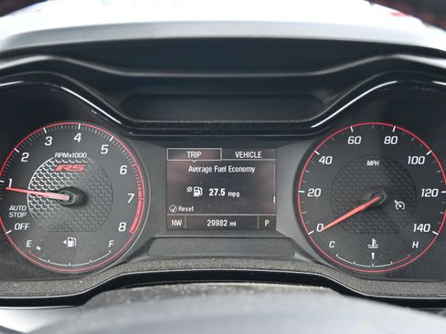 Used 2024 Chevrolet Trax RS w/ Sunroof Package image 12