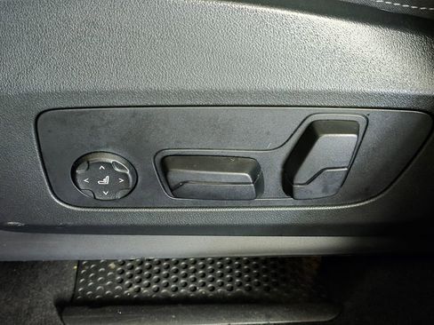 Certified 2025 BMW X1 xDrive28i w/ Premium Package image 17