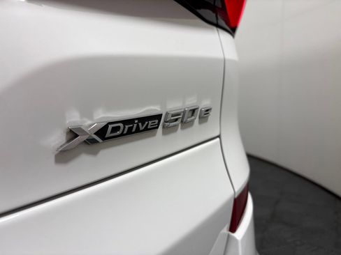 Certified 2025 BMW X5 xDrive50e w/ M Sport Package AWD/4WD image 11