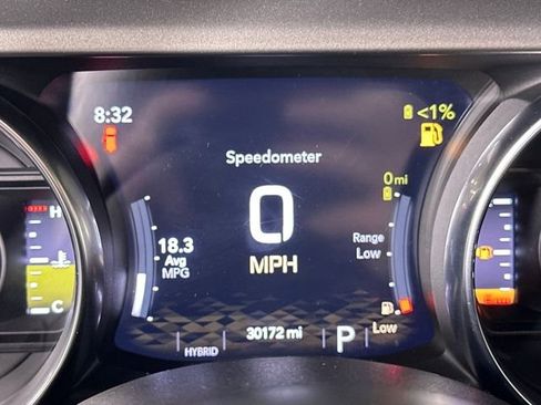 Used 2023 Jeep Wrangler Unlimited w/ Sun & Screen Package image 18