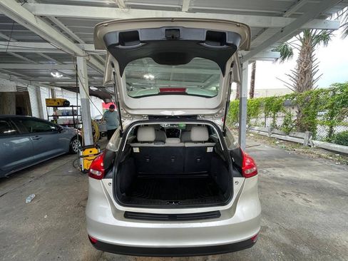 Used 2018 Ford Focus SE FWD image 11