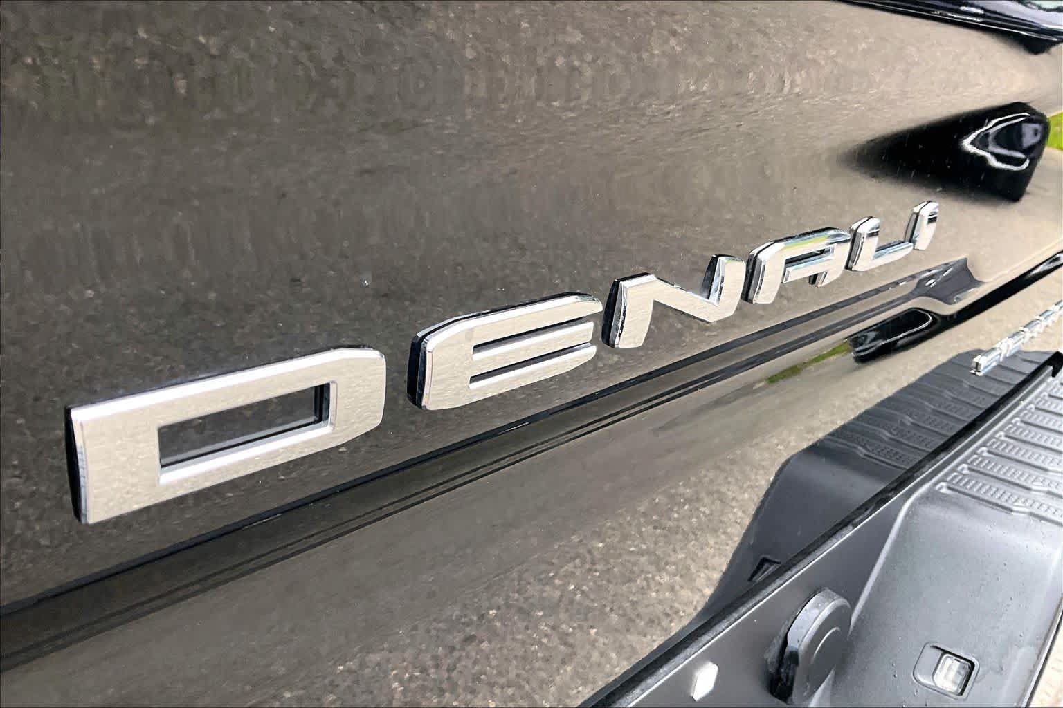 Used 2024 GMC Sierra 1500 Denali w/ Denali Reserve Package AWD/4WD image 10