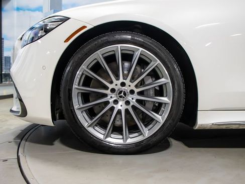 Certified 2022 Mercedes-Benz S 500 4MATIC image 7