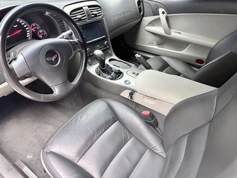 Used 2007 Chevrolet Corvette Coupe w/ Preferred Equipment Group RWD image 9