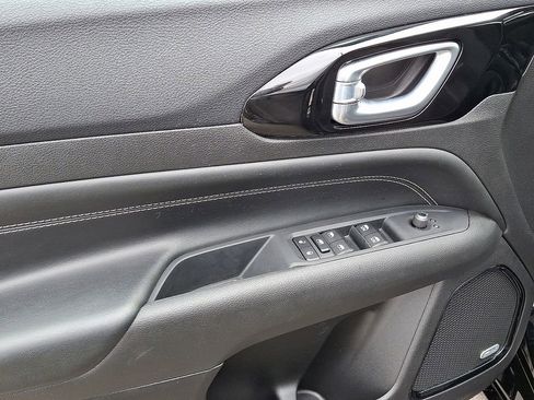 Certified 2024 Jeep Compass Limited w/ High Altitude Package image 12