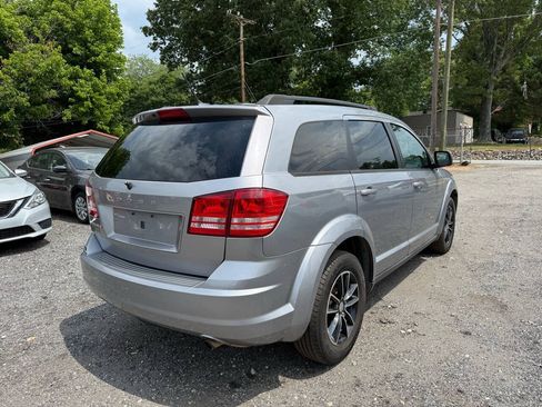 Used 2017 Dodge Journey SE w/ Flexible Seating Group FWD image 8