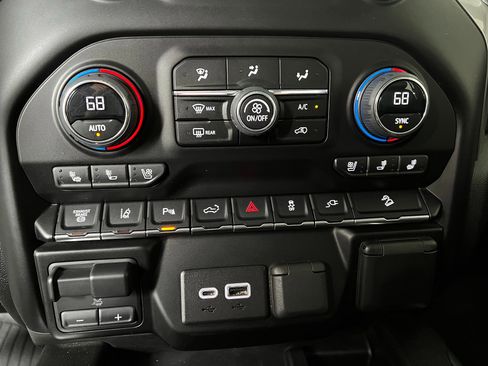 Used 2023 Chevrolet Silverado 2500 LTZ AWD/4WD image 24