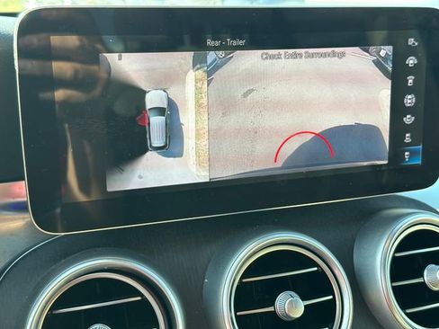 Used 2021 Mercedes-Benz GLC 300 4MATIC w/ Driver Assistance Package image 34