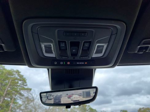 Used 2025 GMC Sierra 2500 Denali Ultimate image 24