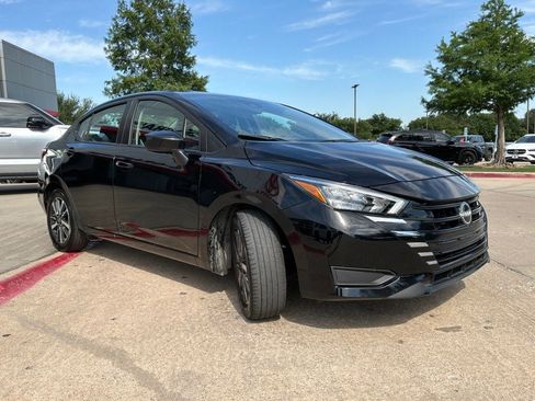 Used 2025 Nissan Versa SV FWD image 4