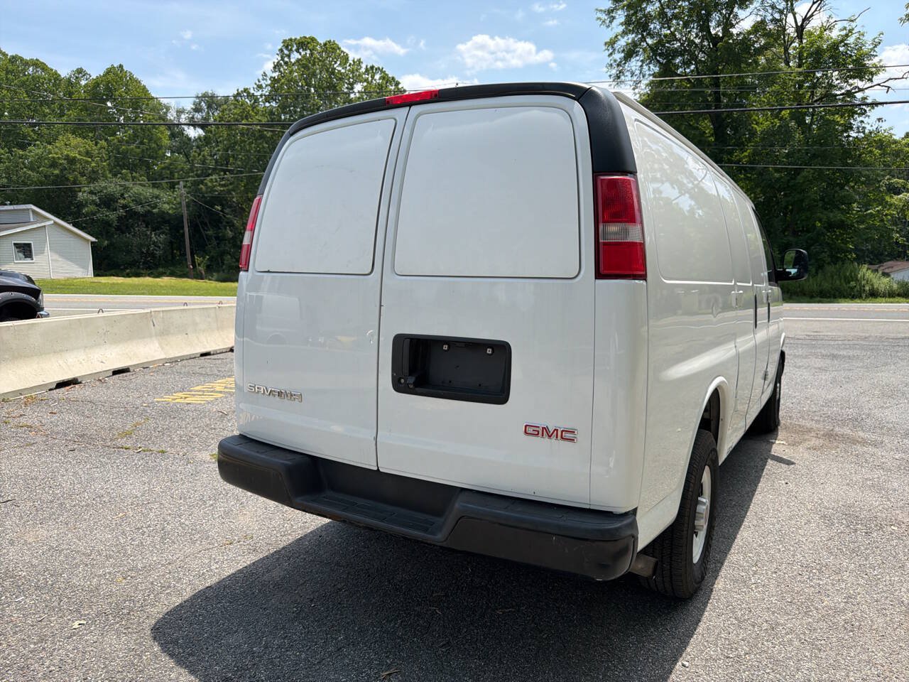 Used 2017 GMC Savana 2500 RWD image 13