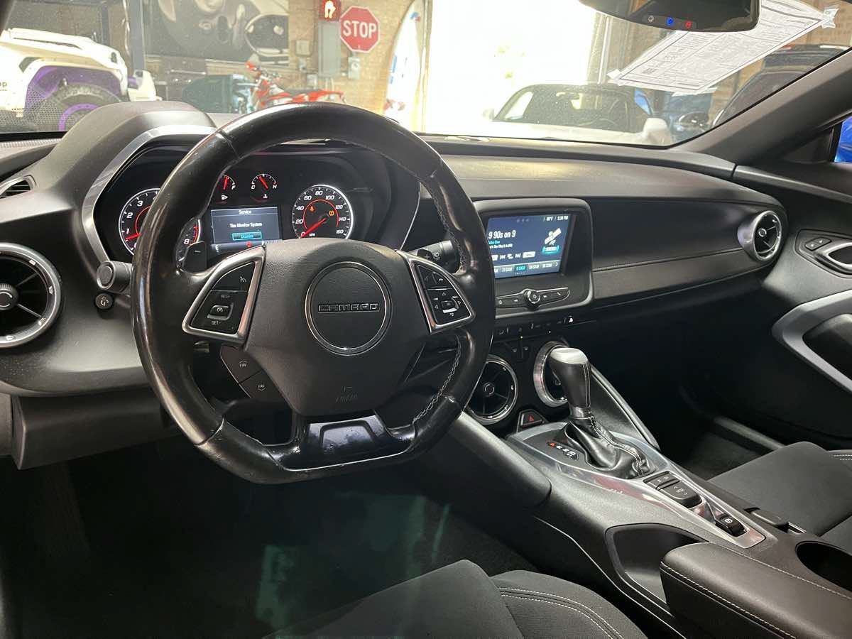 Used 2016 Chevrolet Camaro LT RWD image 10