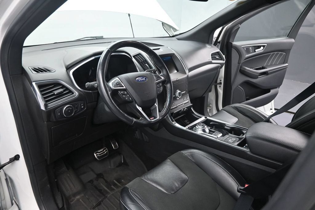 Used 2020 Ford Edge ST w/ Equipment Group 401A AWD/4WD image 18