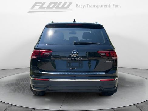 Used 2024 Volkswagen Tiguan SE AWD/4WD image 8