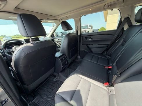 Used 2024 Nissan Rogue SL w/ SL Premium Package FWD image 16