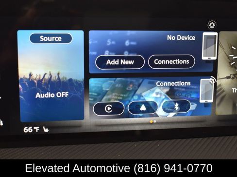 Used 2025 Nissan Kicks SR w/ SR Premium Package AWD/4WD image 9