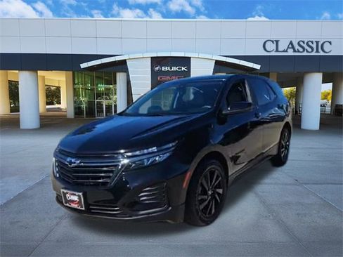 Used 2024 Chevrolet Equinox LS w/ LS Convenience Package image 3