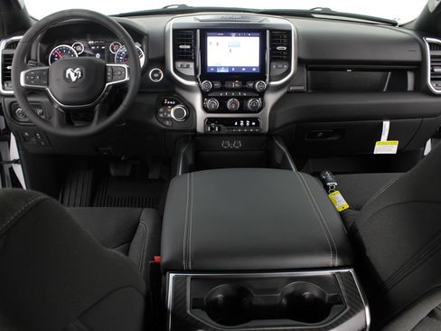 New 2026 RAM 1500 Big Horn AWD/4WD image 9