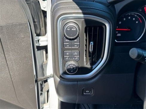 Used 2022 Chevrolet Silverado 1500 LT Trail Boss w/ LT Trail Boss Premium Package image 18