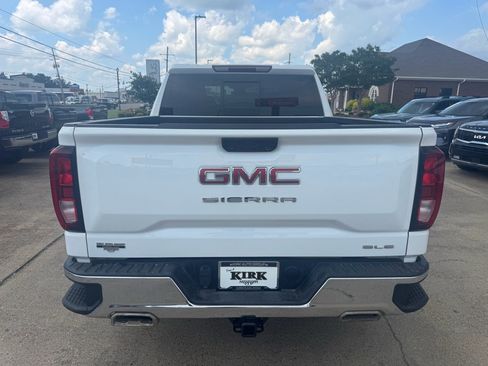 Used 2024 GMC Sierra 1500 SLE w/ Preferred Package AWD/4WD image 4