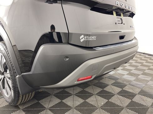 Used 2023 Nissan Rogue SV image 6