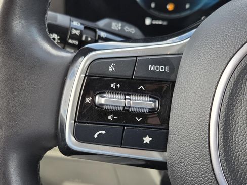 Used 2024 Kia Carnival SX Prestige FWD image 16
