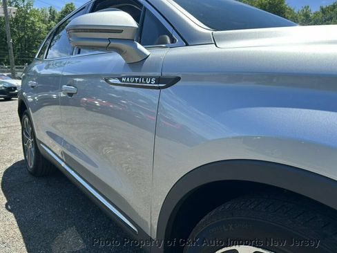 Used 2022 Lincoln Nautilus Reserve w/ Cargo Utility Package AWD/4WD image 22