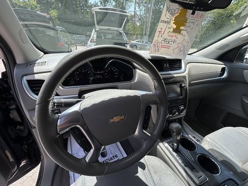 Used 2015 Chevrolet Traverse LT w/ Traveler's Package FWD image 5