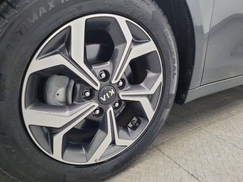 Used 2020 Kia Forte LXS FWD image 31