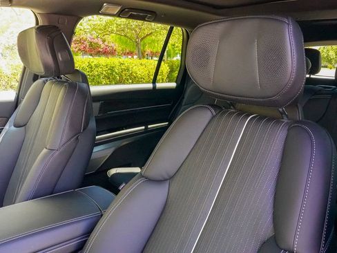 Used 2026 Cadillac Vistiq Luxury image 22