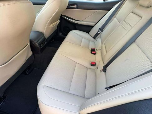 Used 2017 Lexus IS 300 F Sport image 20