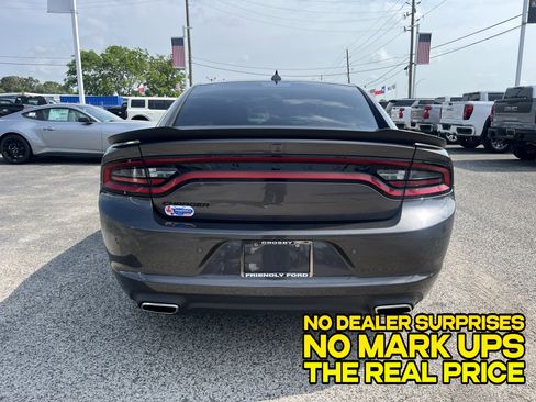 Used 2023 Dodge Charger SXT w/ Blacktop Package RWD image 3
