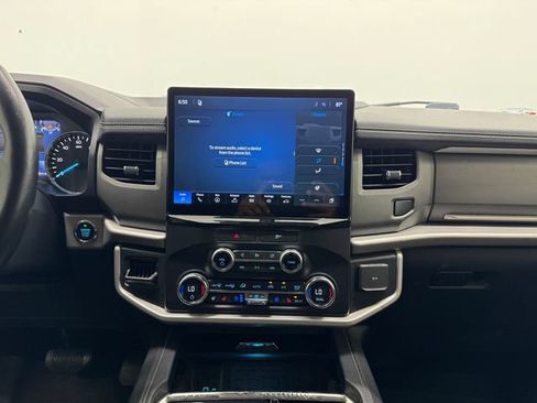 Used 2022 Ford Expedition XLT RWD image 4