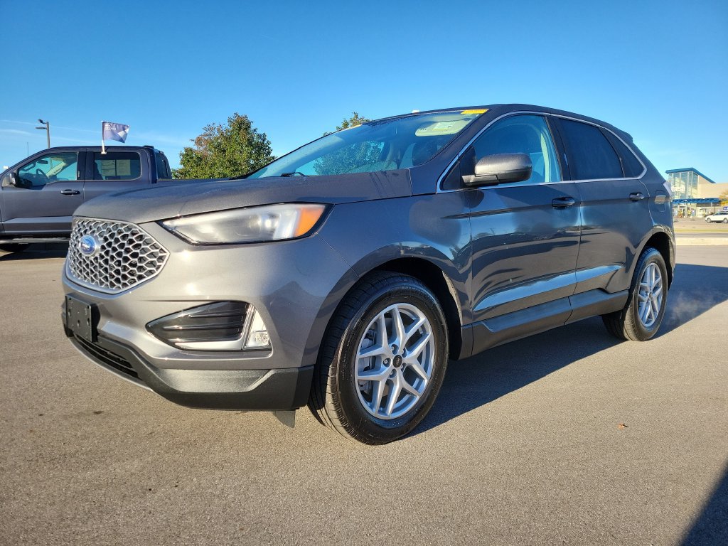 Used 2024 Ford Edge SEL w/ Convenience Package AWD/4WD image 2