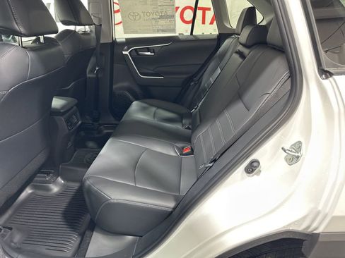 Used 2025 Toyota RAV4 XLE Premium image 20