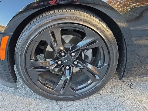Certified 2020 Chevrolet Camaro LT RWD image 9
