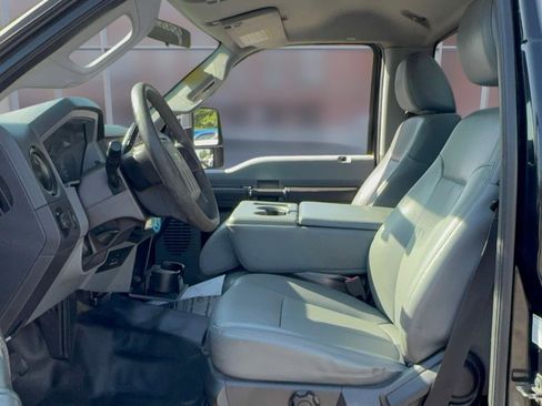 Used 2015 Ford F550 2WD Regular Cab Super Duty image 15