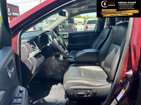Used 2017 Toyota Highlander Limited w/ Protection Package #3 AWD/4WD image 13