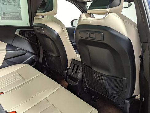 Used 2025 BMW X3 M50 w/ Premium Package image 40