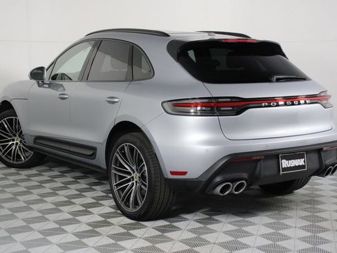 Certified 2026 Porsche Macan AWD/4WD image 3