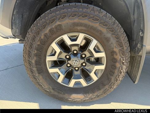 Used 2021 Toyota Tacoma TRD Off-Road w/ Technology Package image 10