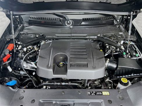 Used 2024 Land Rover Defender 130 X image 32