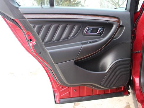 Used 2014 Ford Taurus Limited image 34