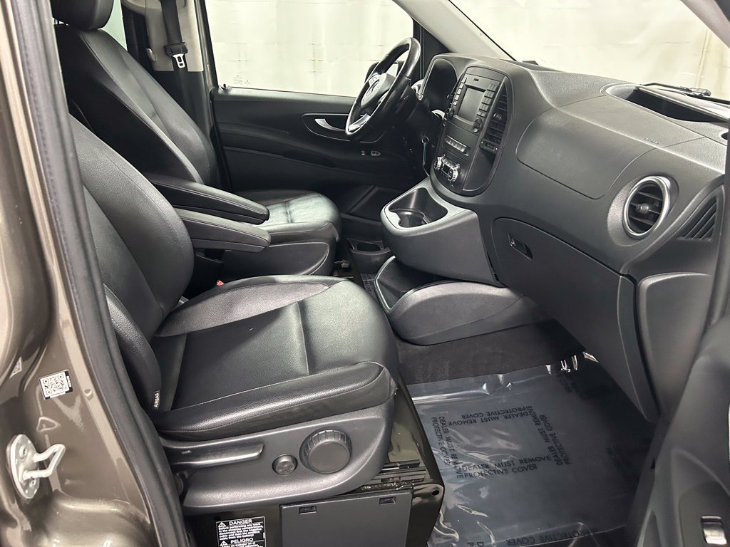Used 2016 Mercedes-Benz Metris Passenger image 12