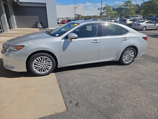 Used 2013 Lexus ES 350 w/ Luxury Pkg FWD image 4