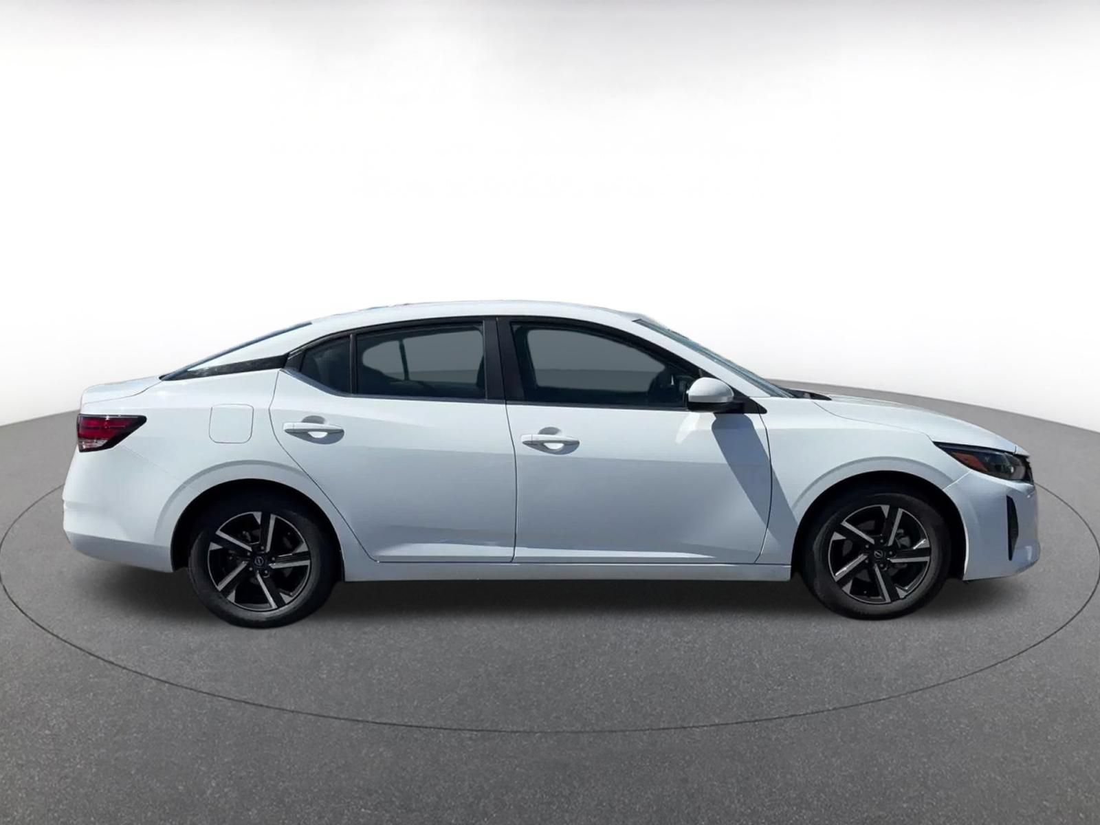 Used 2025 Nissan Sentra SV FWD image 15
