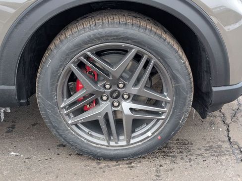 New 2026 Ford Explorer ST-Line w/ ST-Line Street Pack image 16